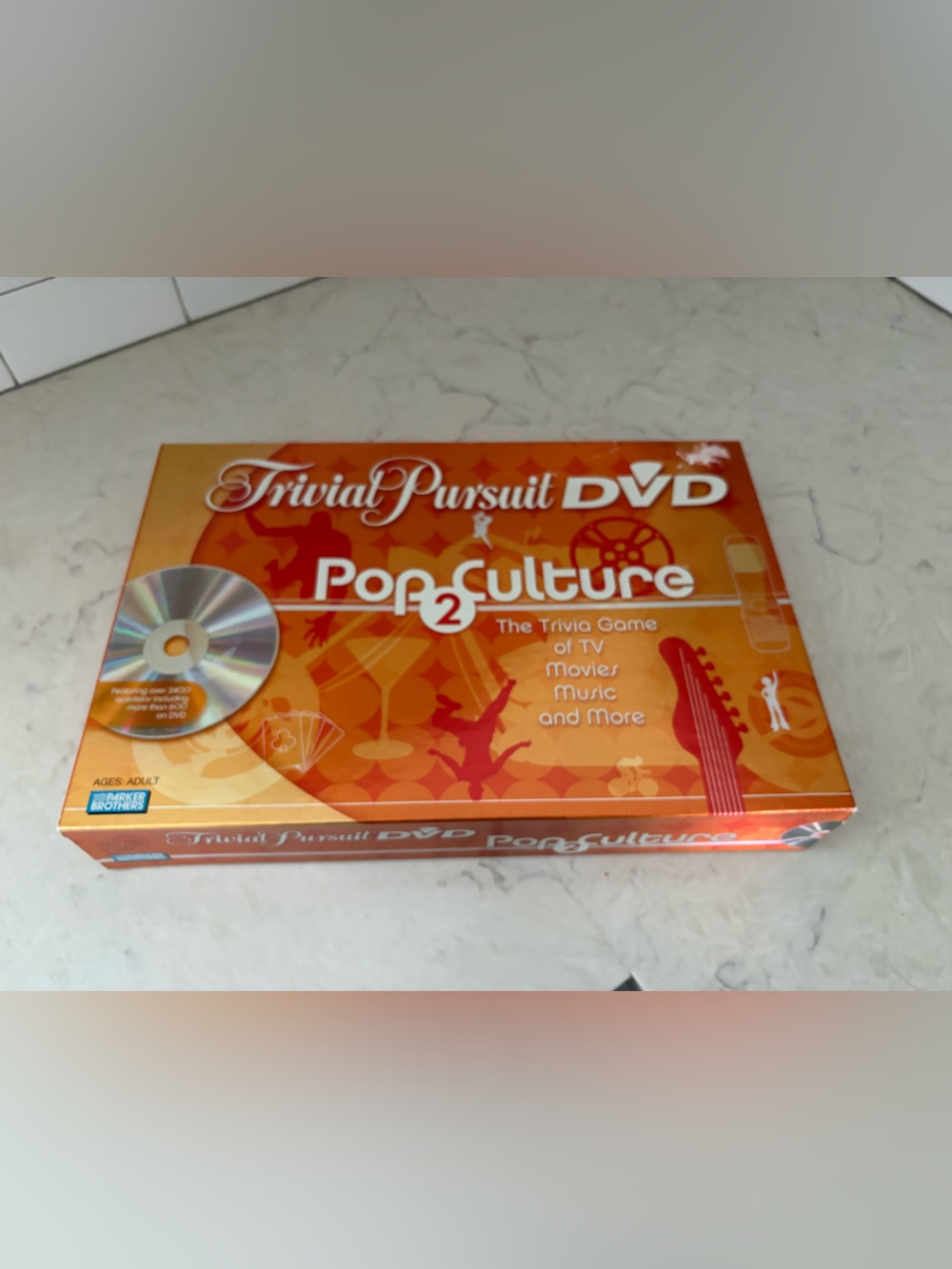 Trivial Pursuit DVD Pop Culture 2 Board Game Parker Brothers Complete w/DVD
